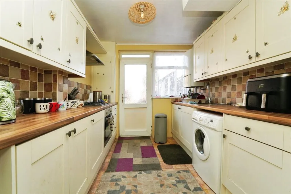 3 bed End of Terrace