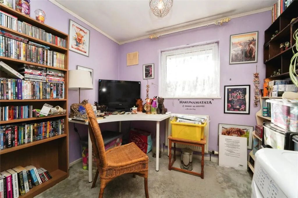 3 bed End of Terrace