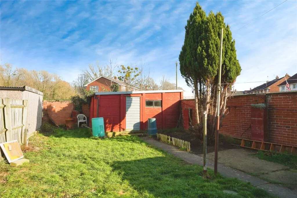 3 bed End of Terrace