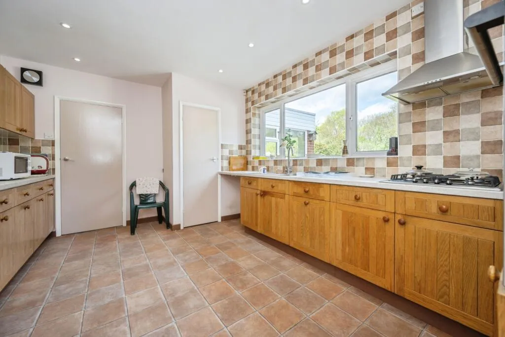 4 bed Detached