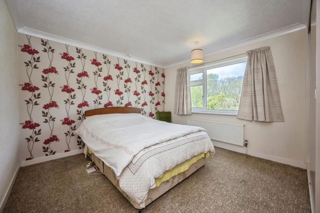 4 bed Detached