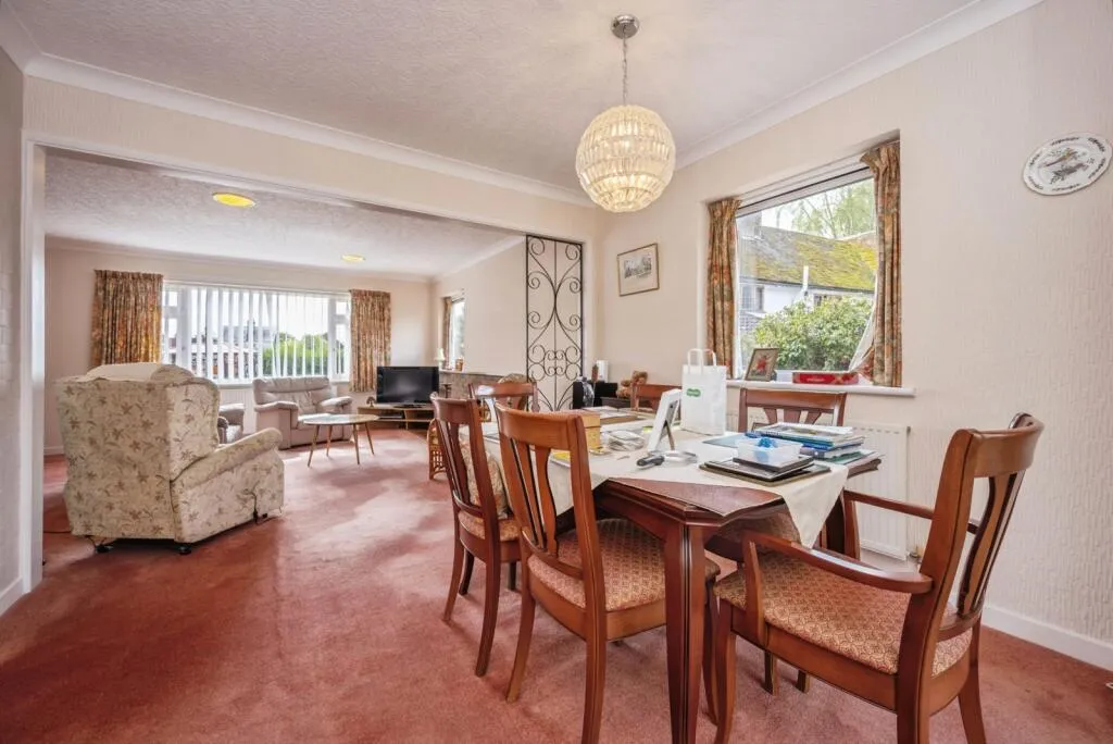 4 bed Detached