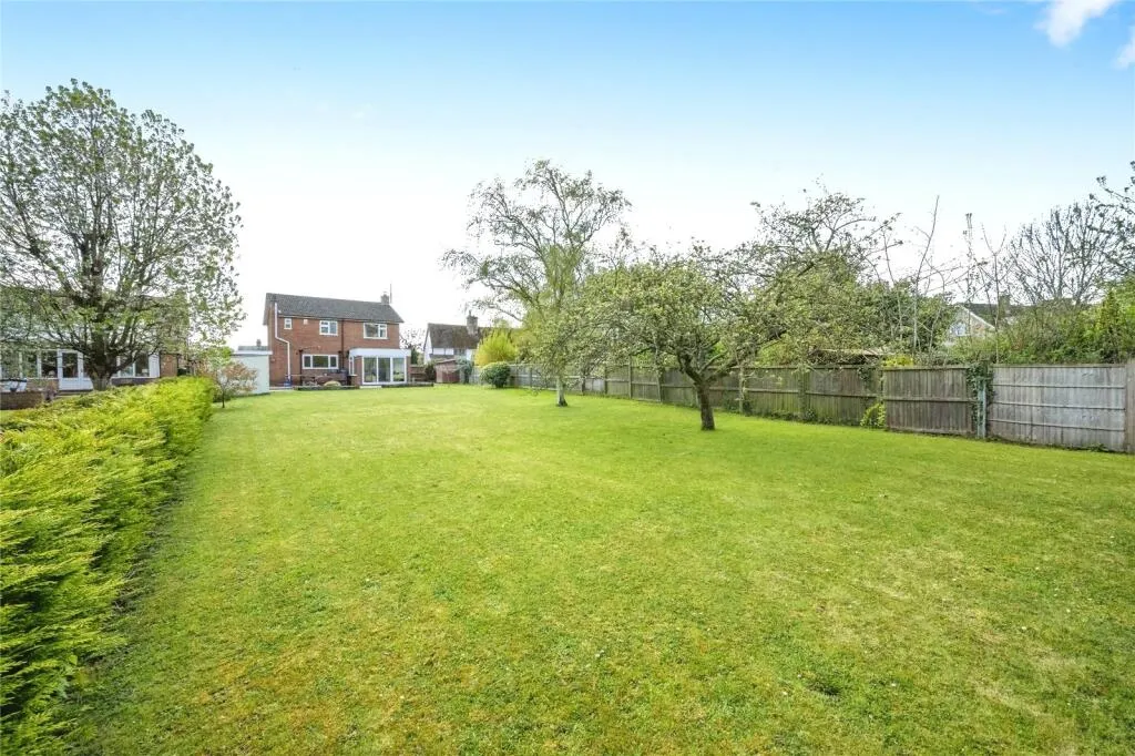 4 bed Detached