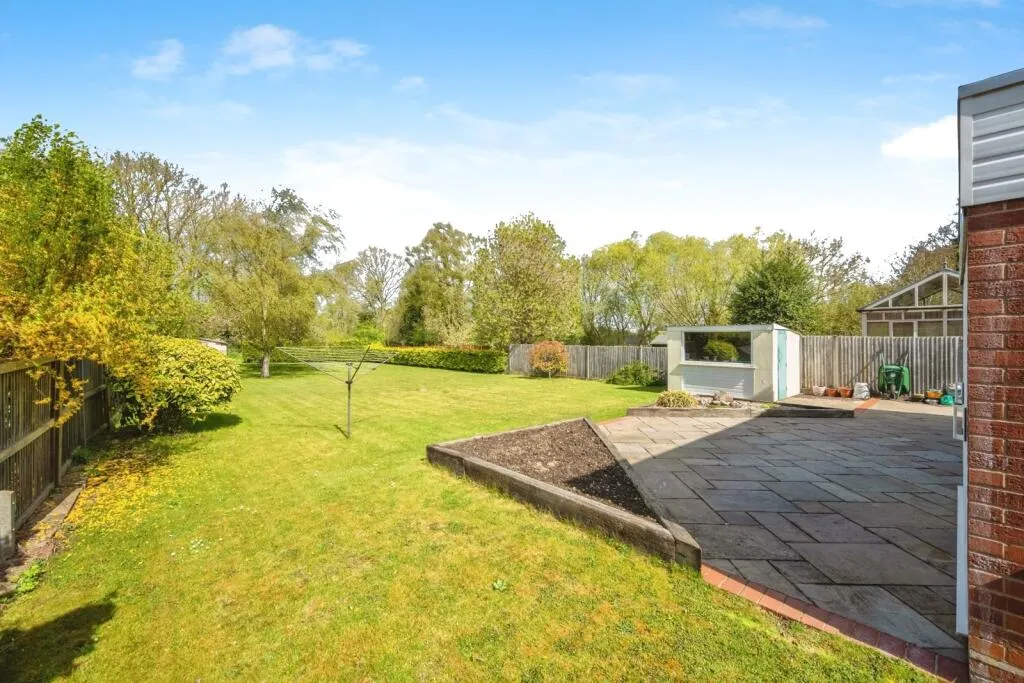 4 bed Detached