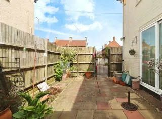 3 bed End of Terrace