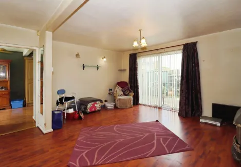 3 bed End of Terrace