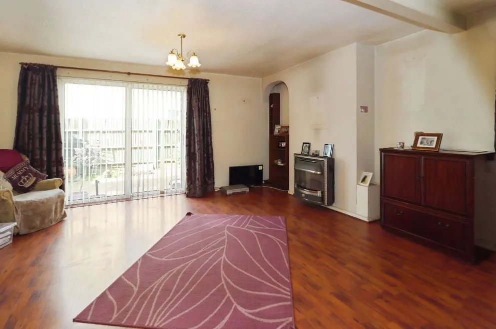3 bed End of Terrace
