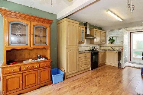 3 bed End of Terrace