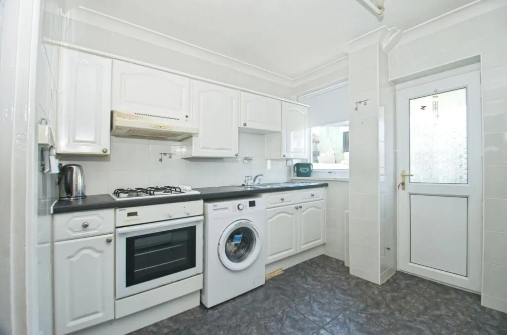 3 bed End of Terrace