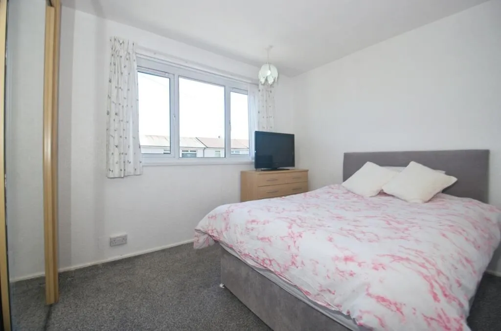 3 bed End of Terrace