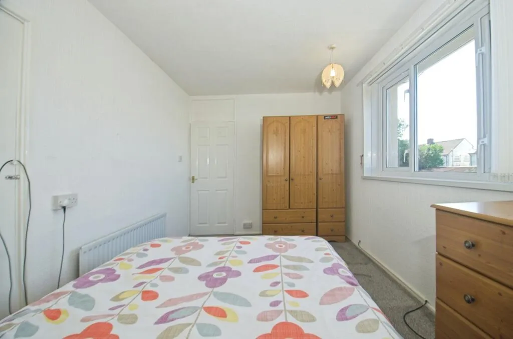 3 bed End of Terrace
