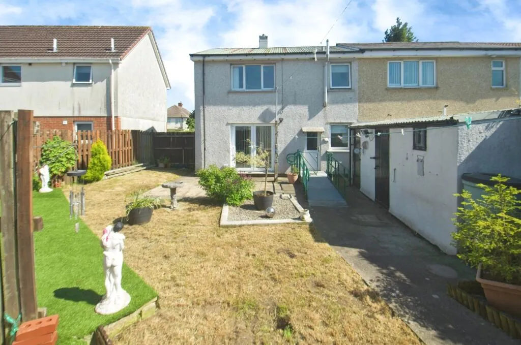 3 bed End of Terrace