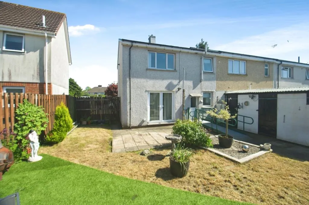 3 bed End of Terrace