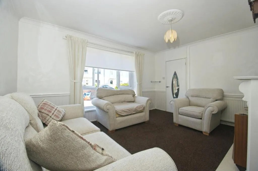 3 bed End of Terrace