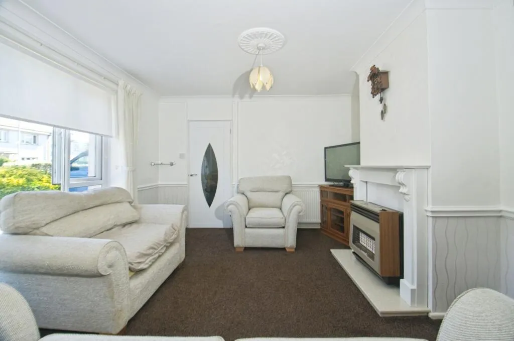 3 bed End of Terrace