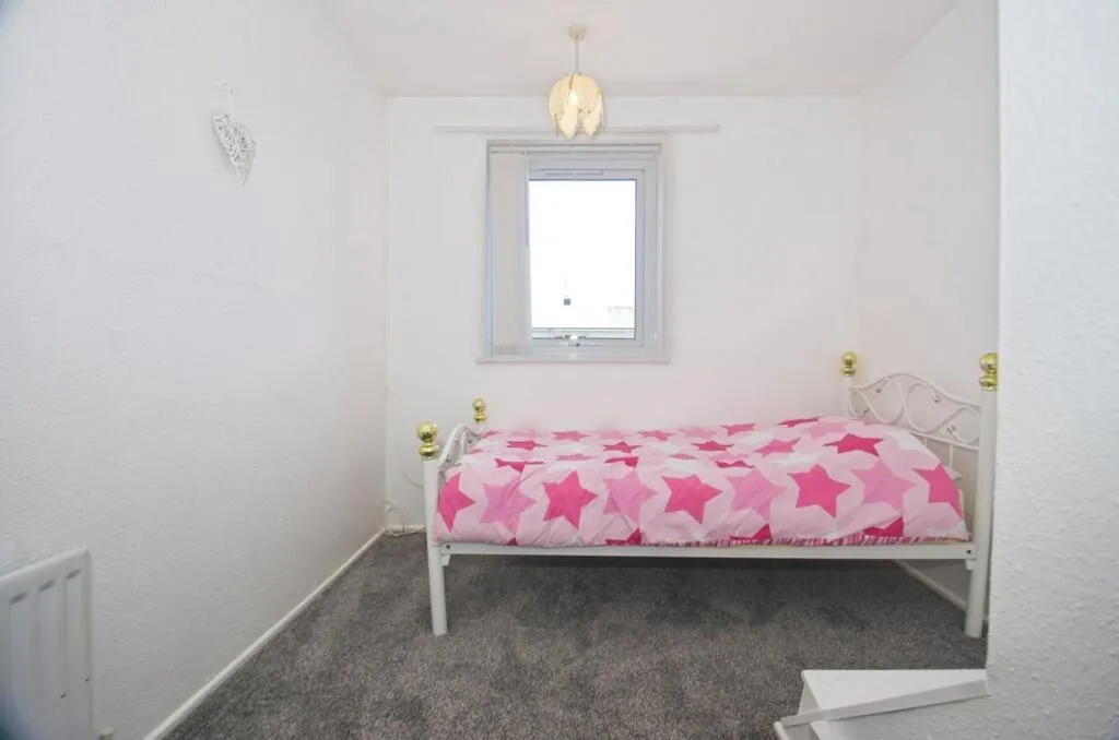 3 bed End of Terrace