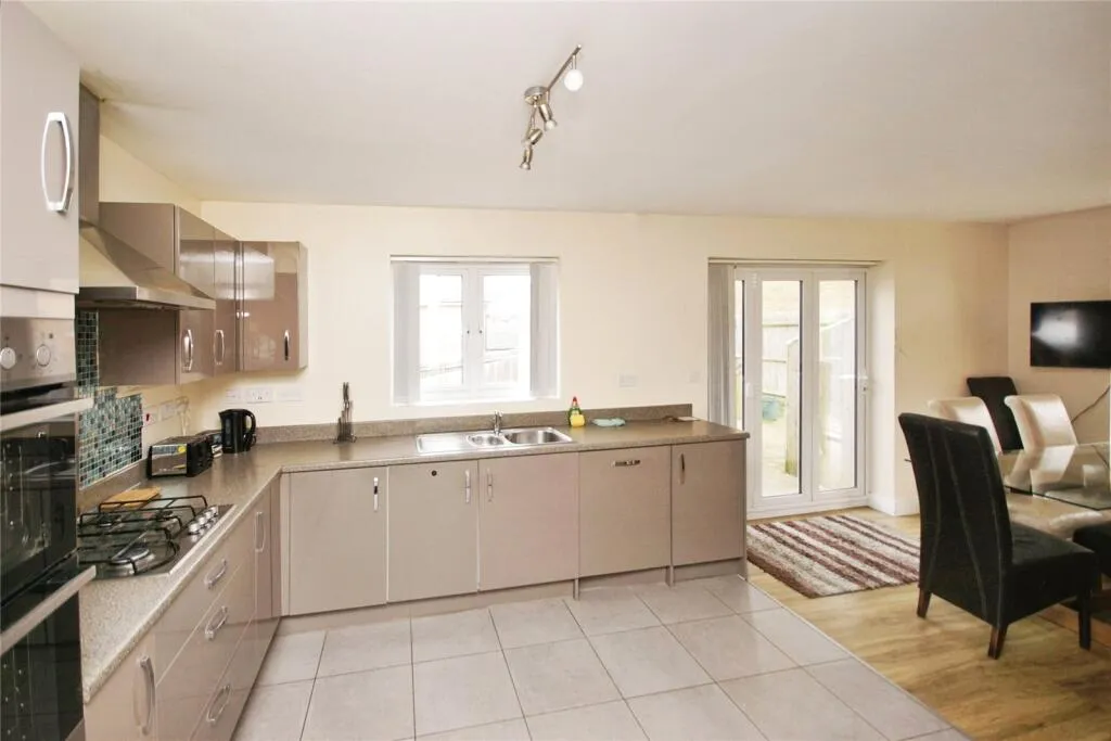 4 bed House