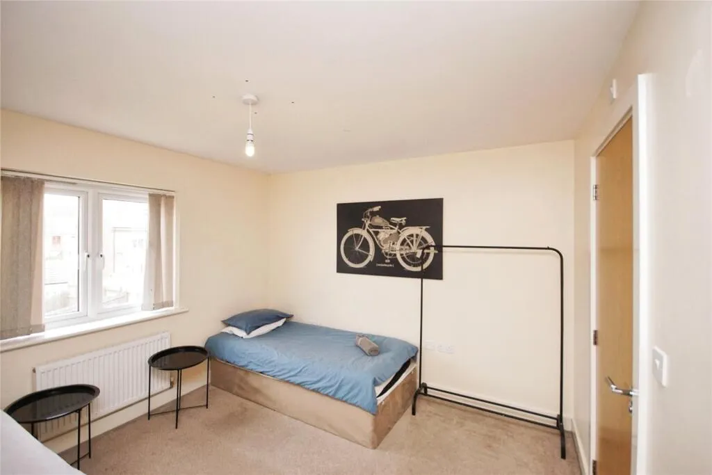 4 bed House