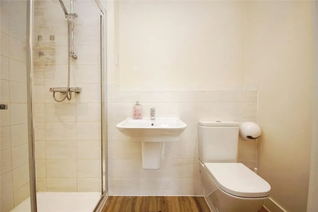 4 bed House