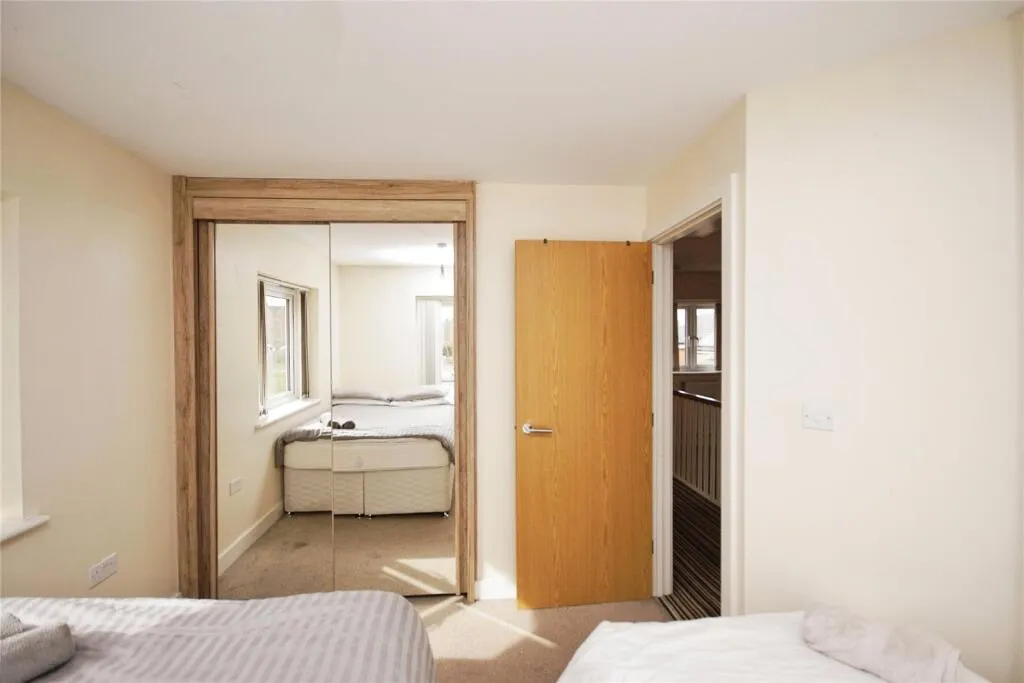 4 bed House