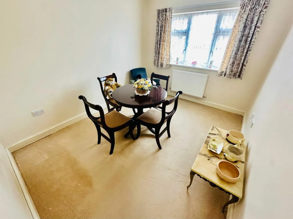 2 bed Detached Bungalow