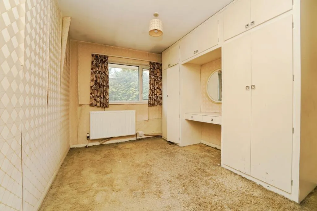 4 bed Semi-Detached