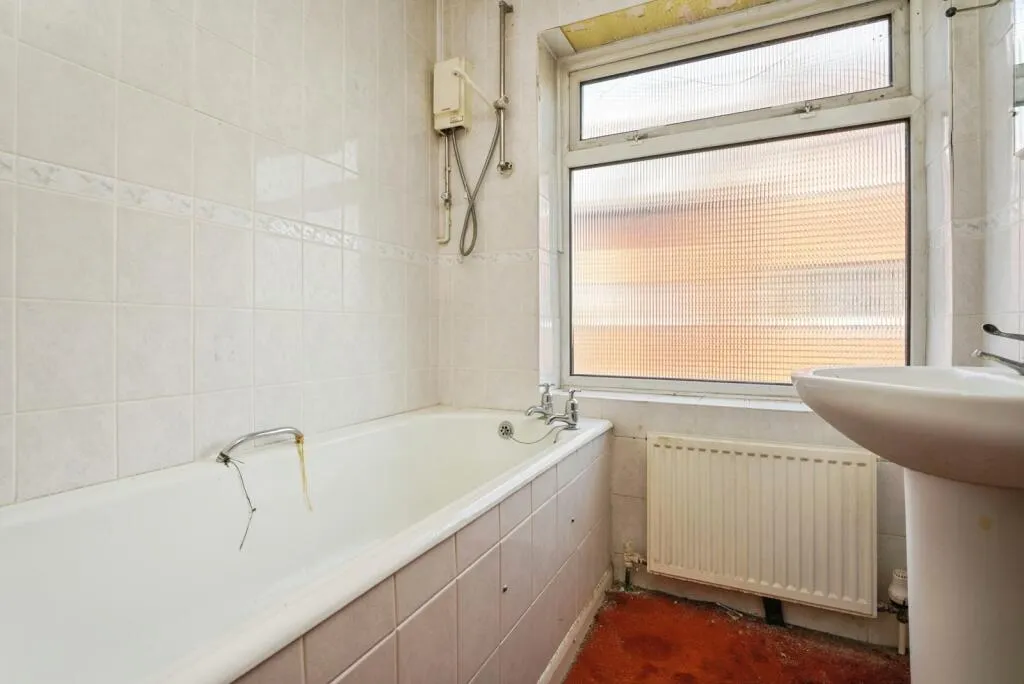 4 bed Semi-Detached