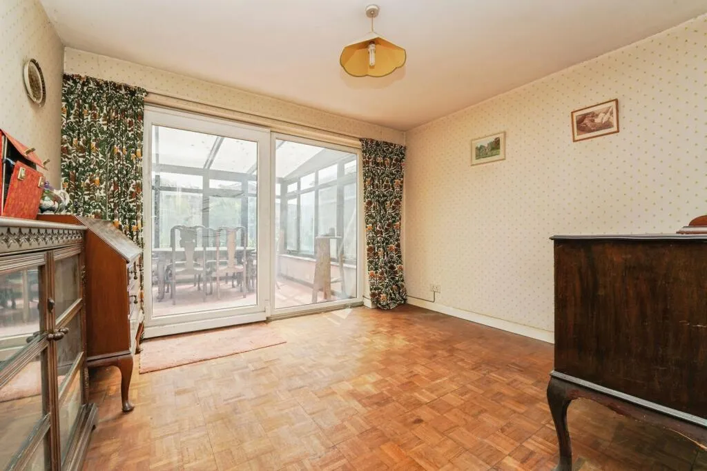 4 bed Semi-Detached