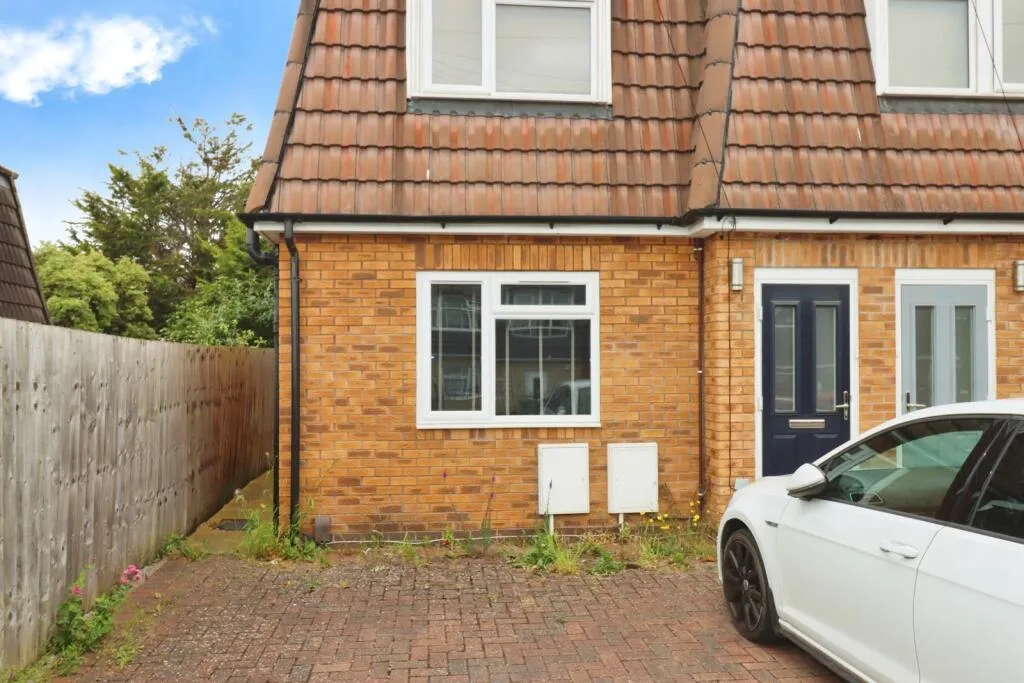 1 bed Ground Maisonette