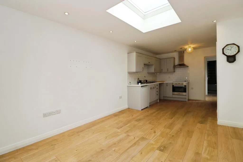 1 bed Ground Maisonette