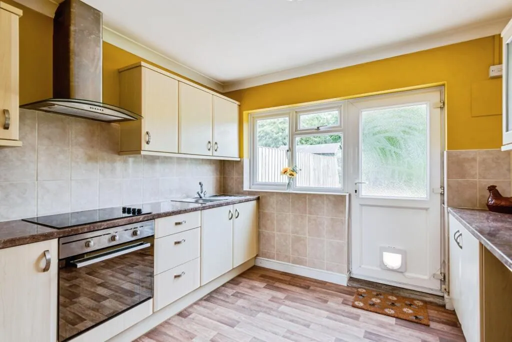 3 bed End of Terrace
