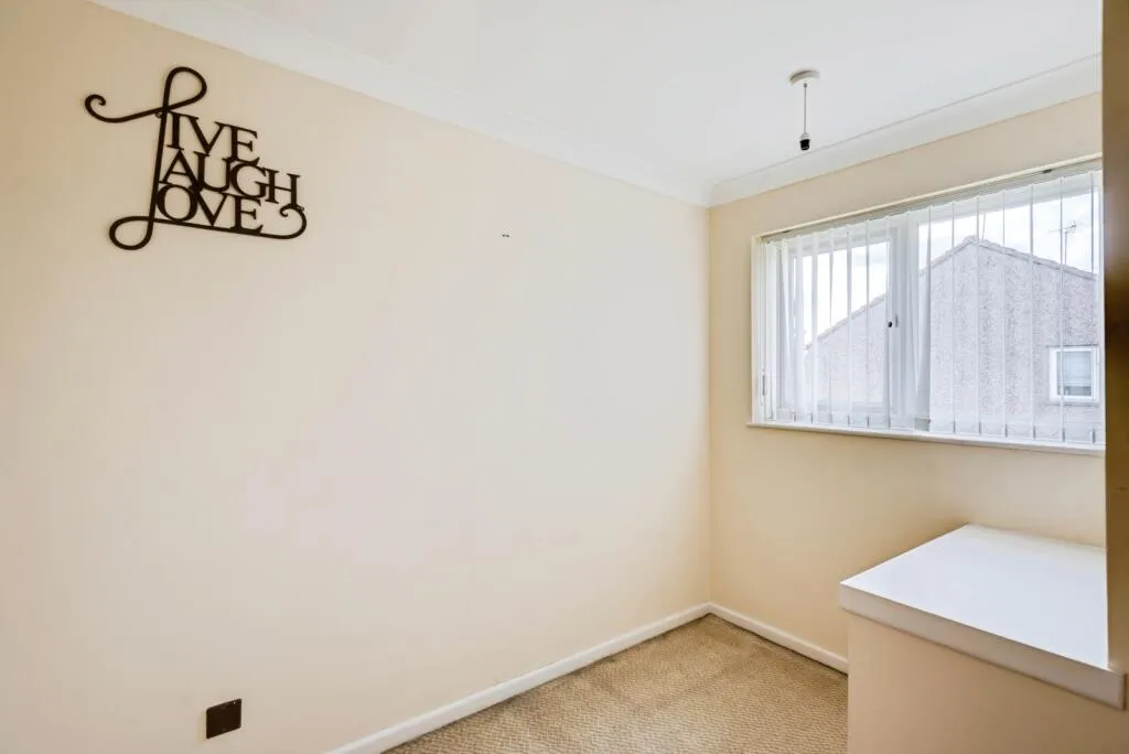 3 bed End of Terrace