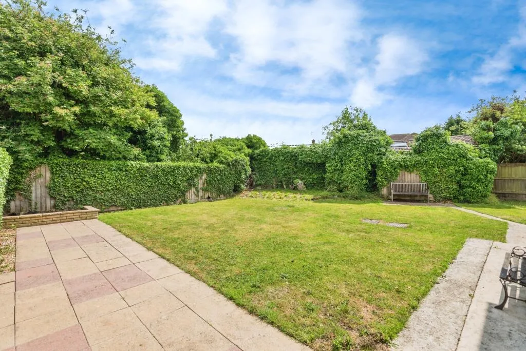 3 bed End of Terrace