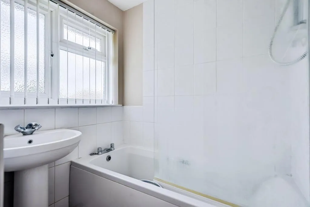 3 bed End of Terrace