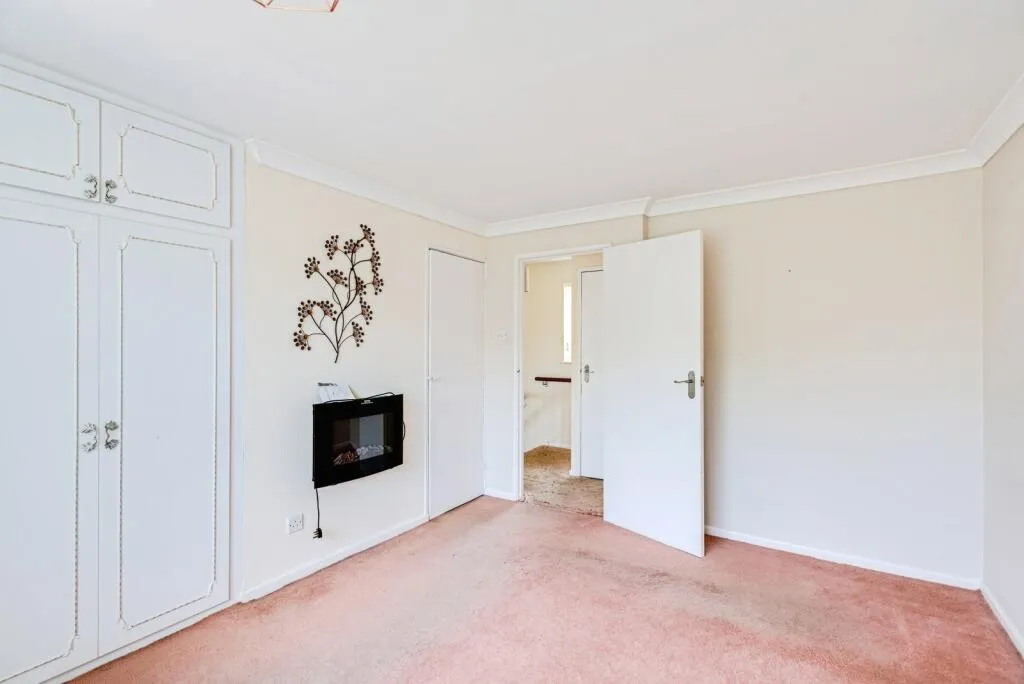 3 bed End of Terrace