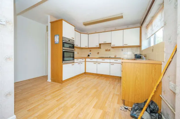 4 bed End of Terrace