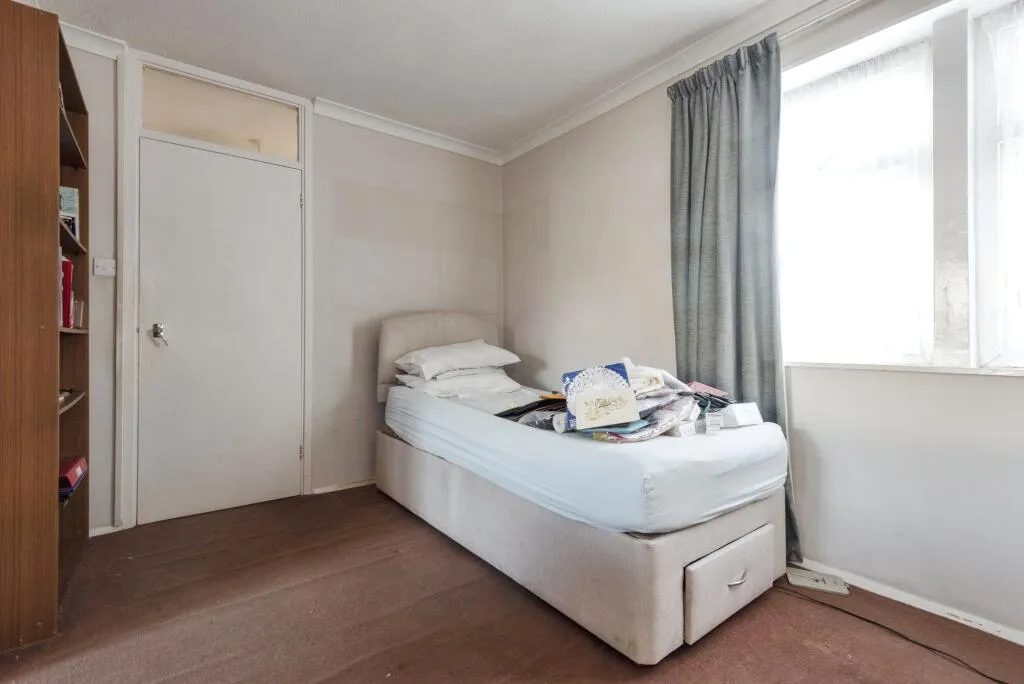 3 bed End of Terrace