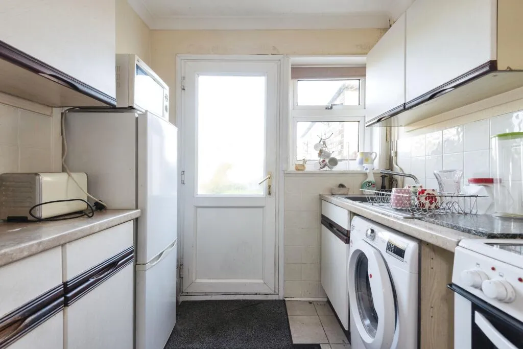 3 bed End of Terrace