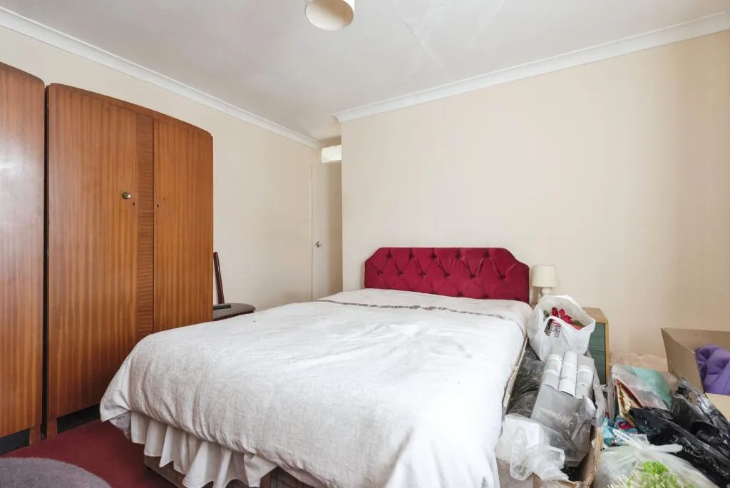 3 bed End of Terrace