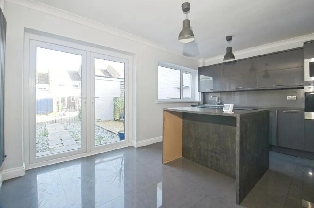 3 bed Terraced