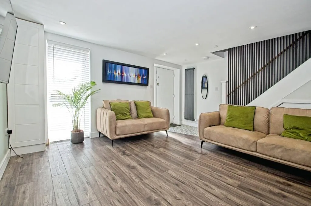 2 bed Detached
