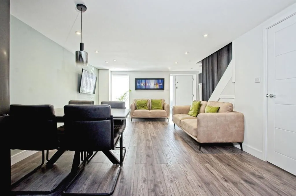2 bed Detached