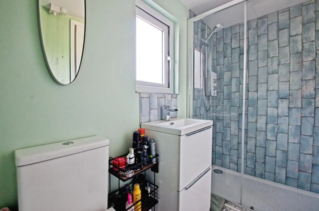 2 bed Detached