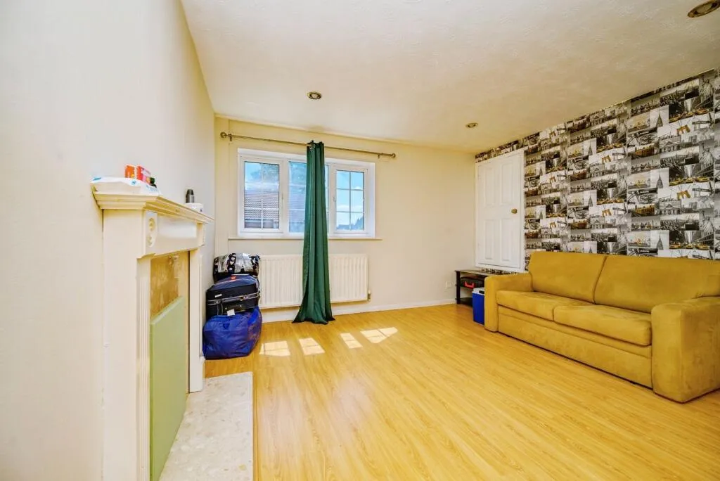 1 bed Maisonette