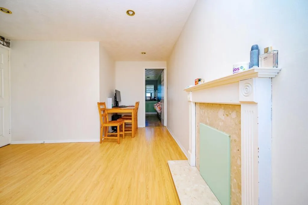 1 bed Maisonette