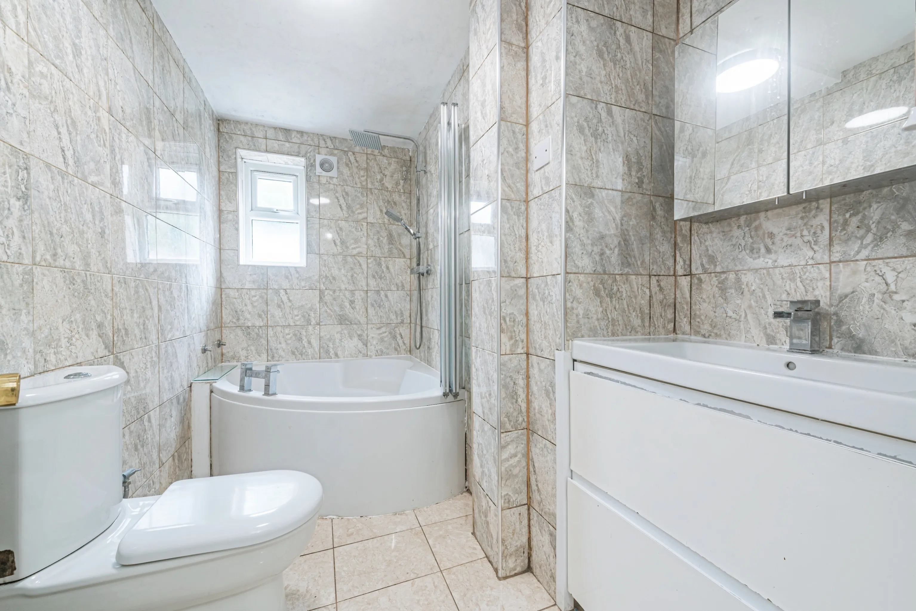 4 bed Terraced