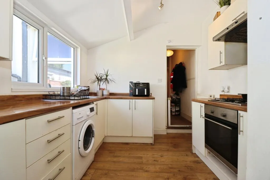 2 bed House
