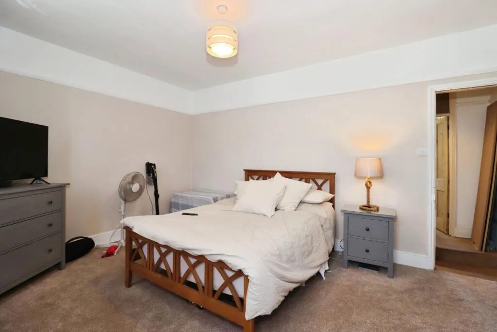 2 bed House