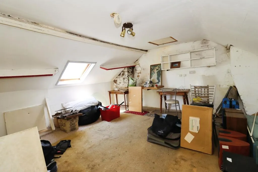 2 bed House