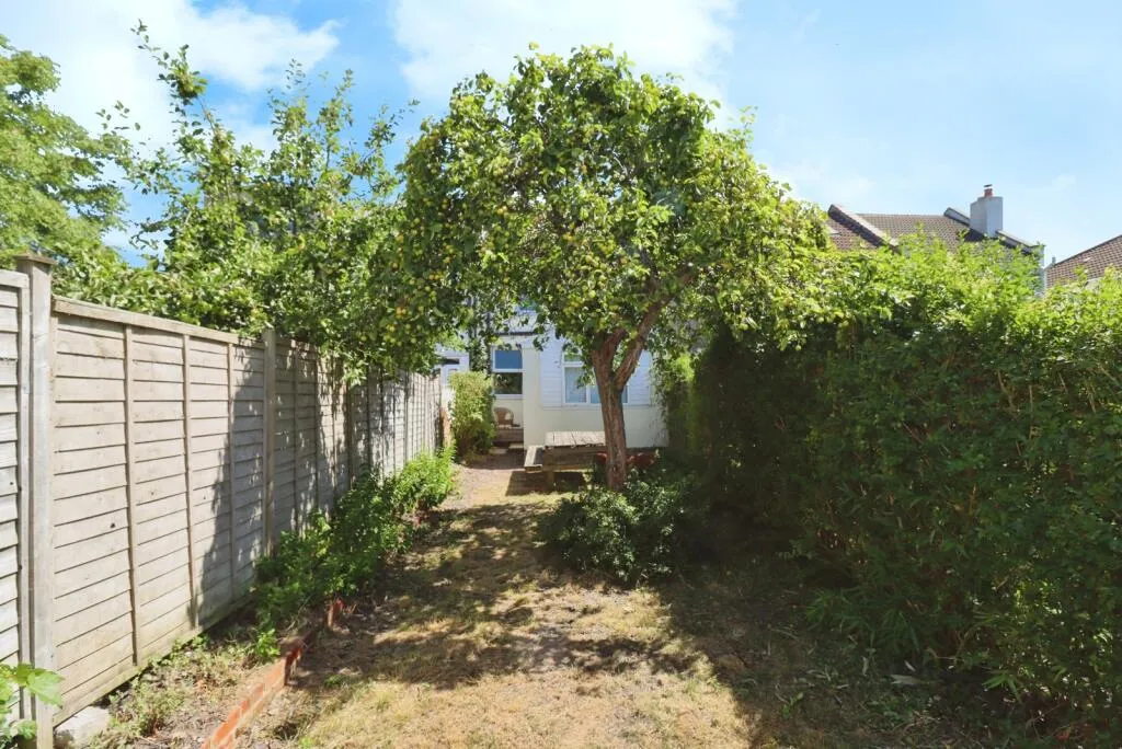 2 bed House